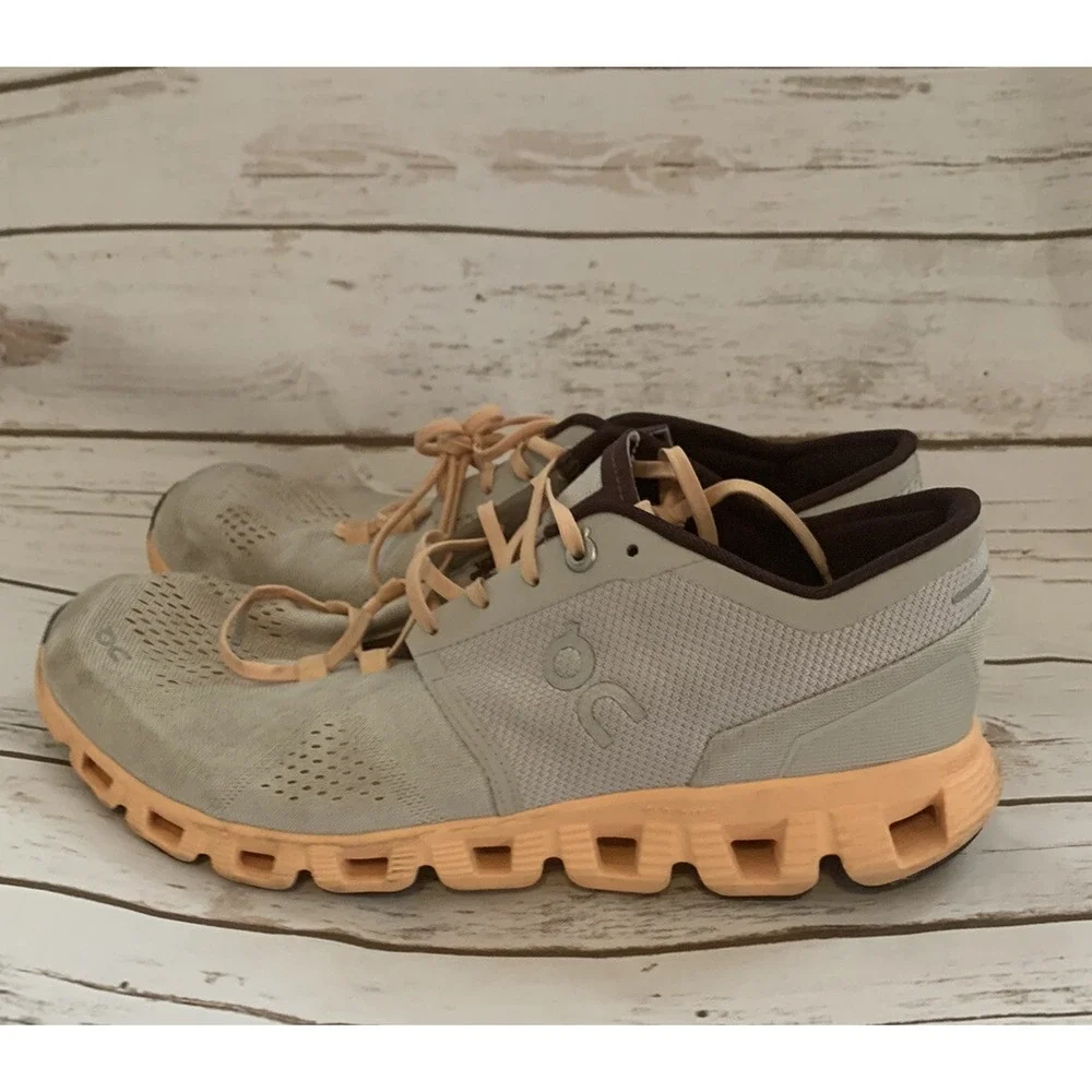 On Clouds almond wear