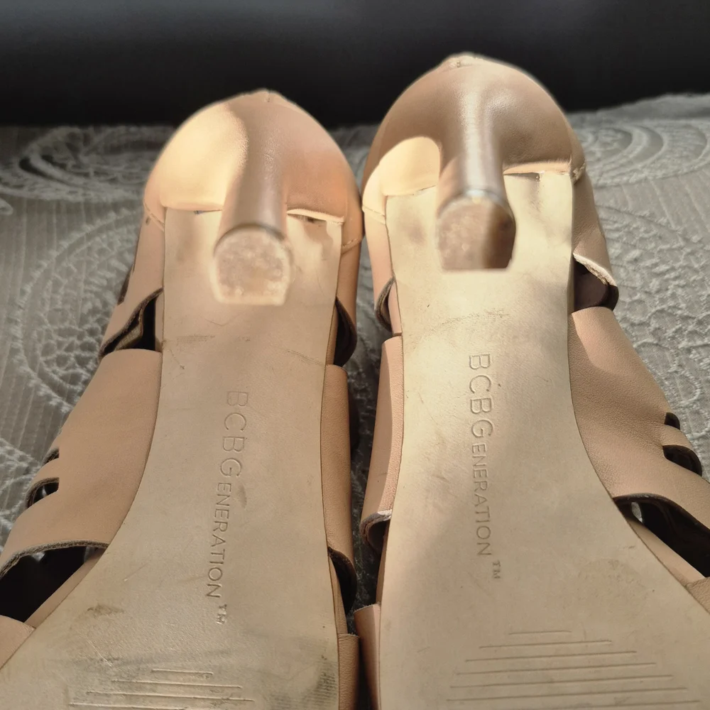 BCBGeneration Tan Cutout 5-Inch Heels Size 6