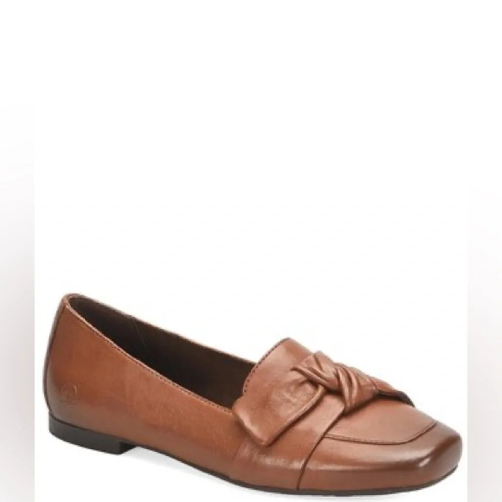 Born. Carrine Bow Detail Leather Slip On Loafers. Tan. Size 7.
