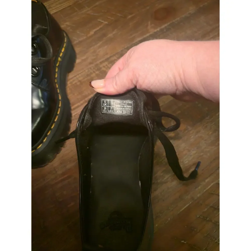 Dr. Martens selling gorgeous