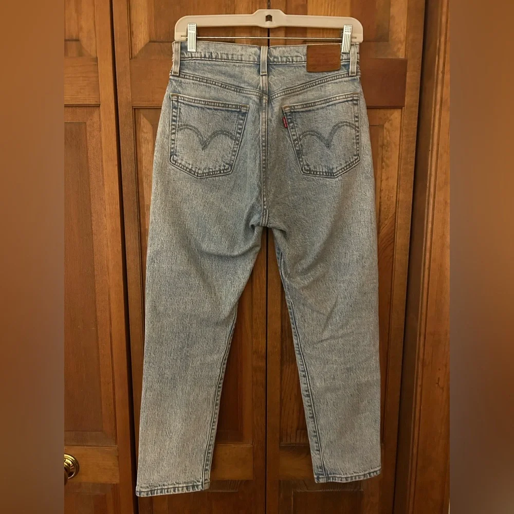 Levis levi’s red