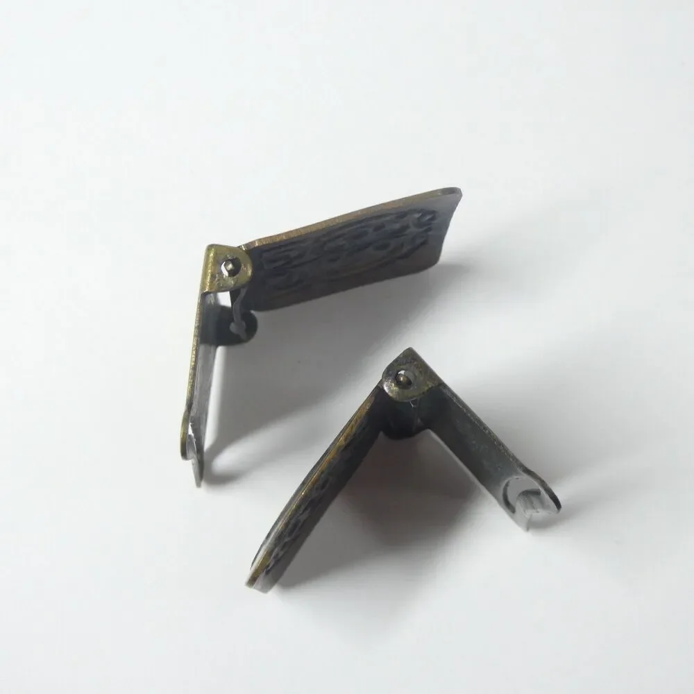 Unbranded pair vintage