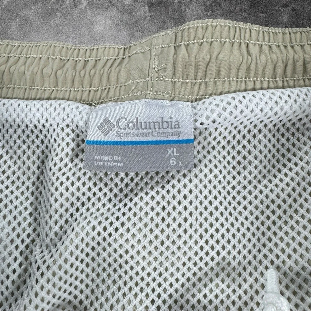Columbia PFG Omni-Shade Fishing Shorts Mens XL Beige Nylon Mesh Lined‎ Outdoor