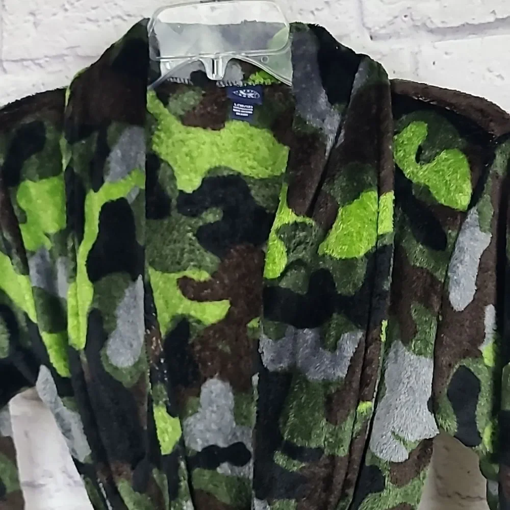 J. Khaki camo bathrobe