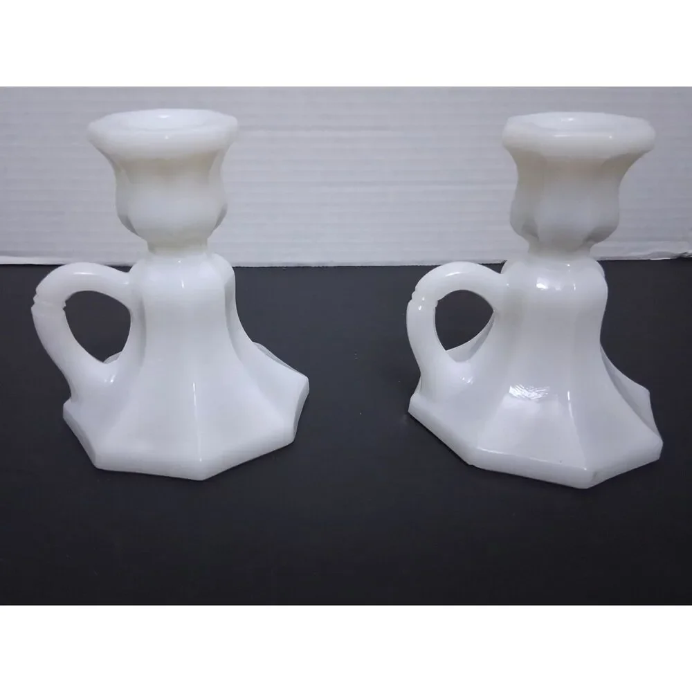 Vintage L.E. Smith Milk Glass Candlestick Holders, Colonial Chamberstick Set