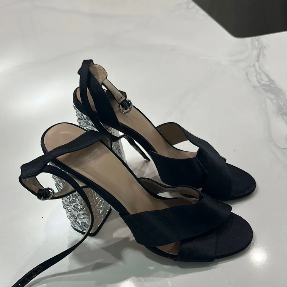 Marciano Black Patent satHeels‎
