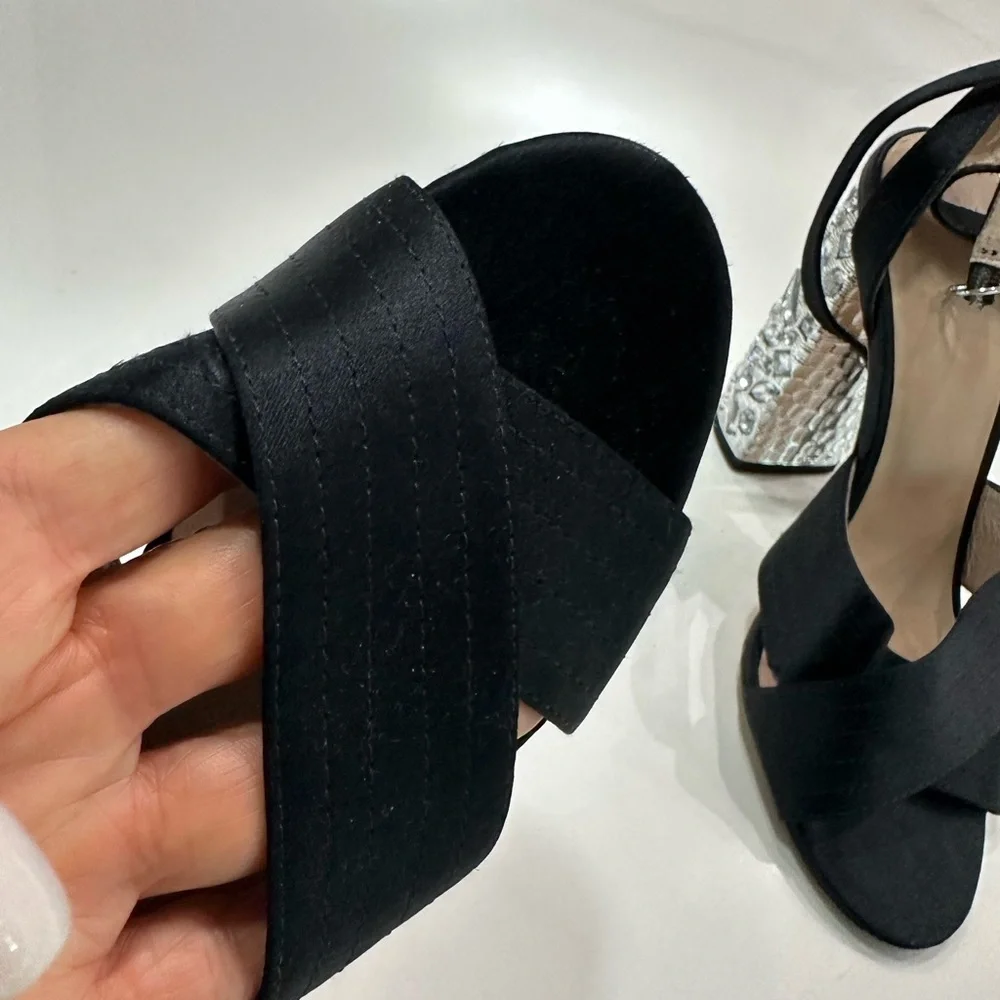 Marciano Black Patent satHeels‎
