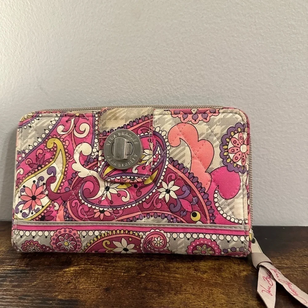 Vera‎ Bradley Paisley Meets Plaid Large Wallet