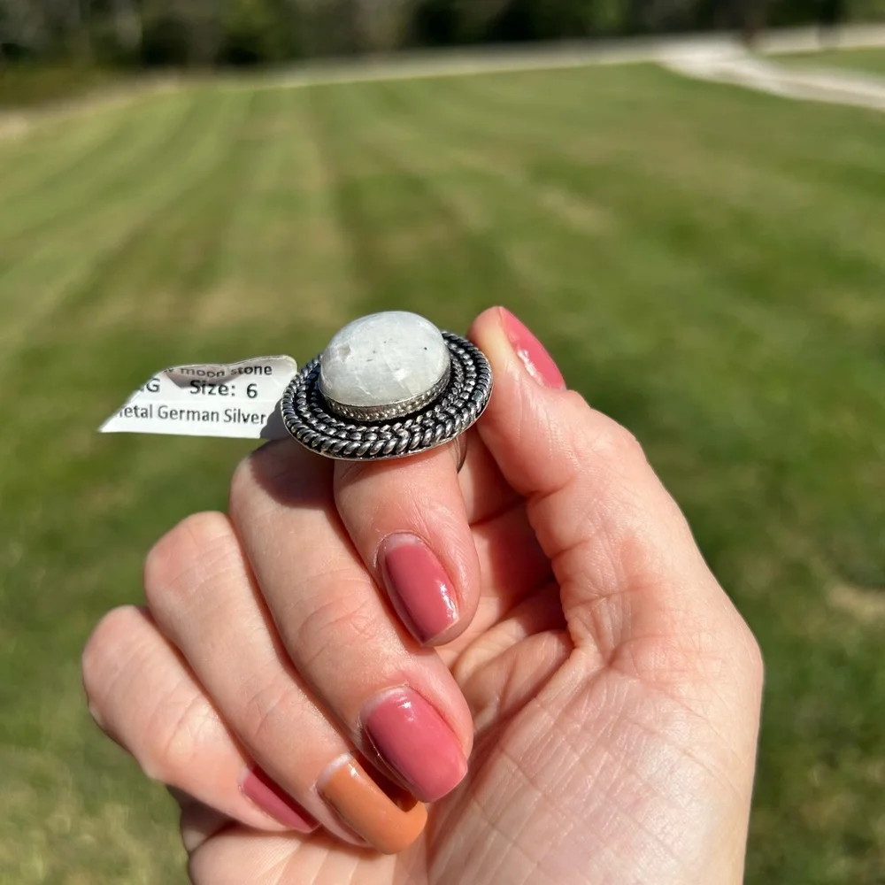 N/A gorgeous ring