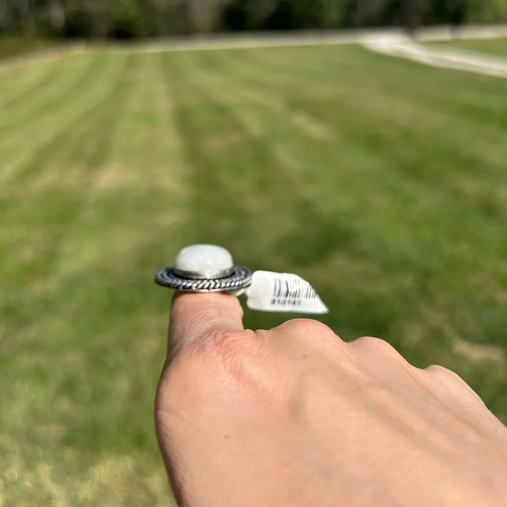 N/A gorgeous ring