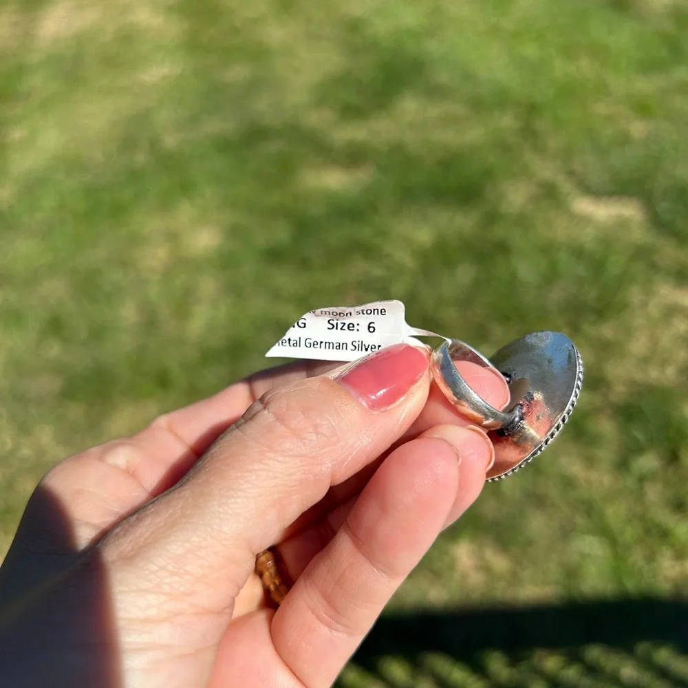 N/A gorgeous ring