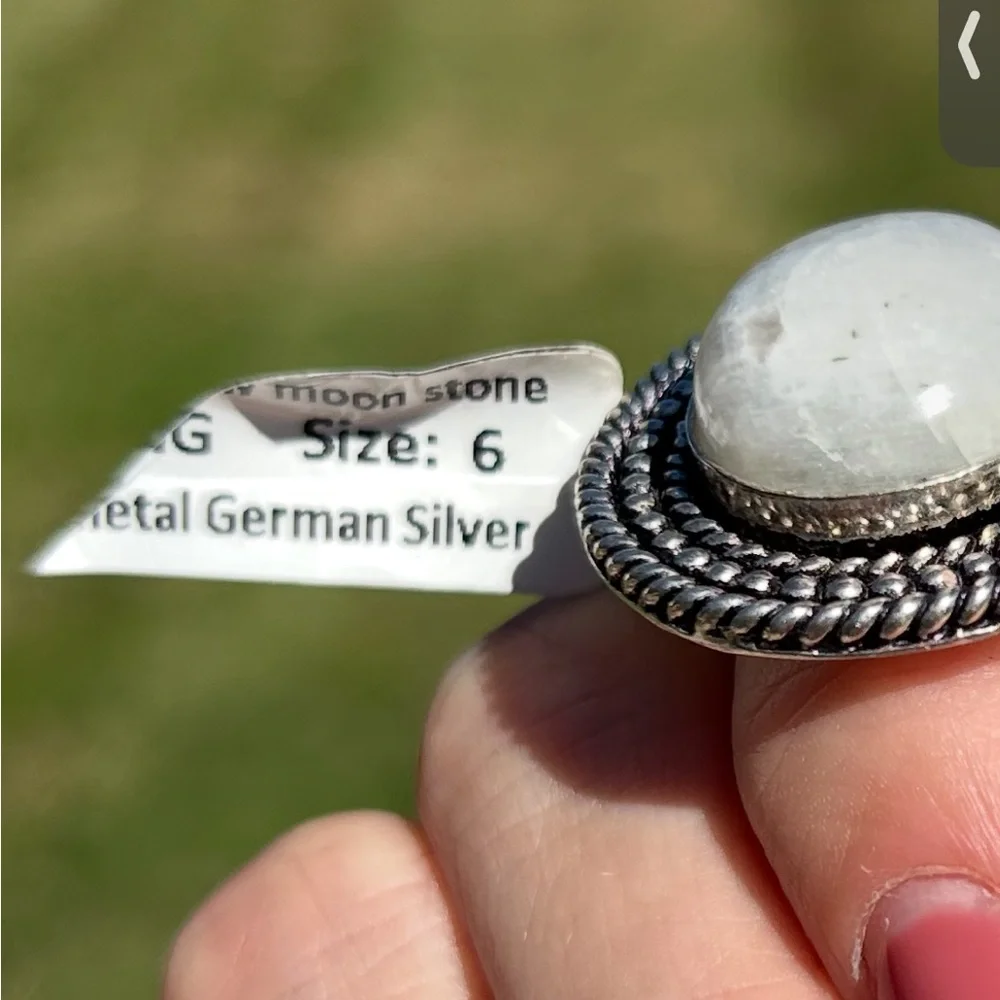N/A gorgeous ring