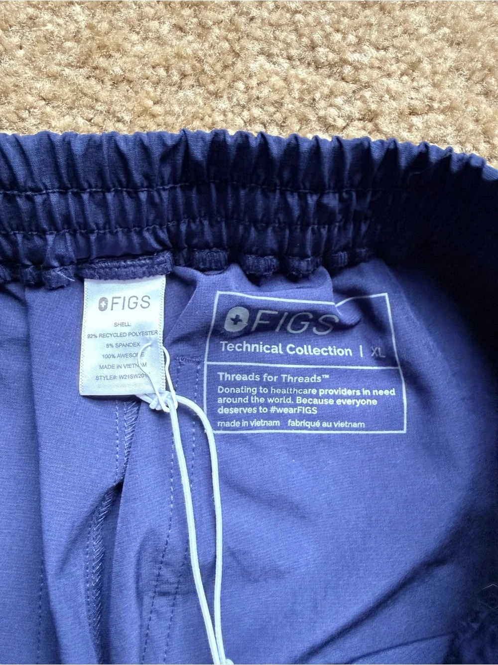 NWT FIGS Yola Fionlite scrub pants Navy blue women’s sz xl