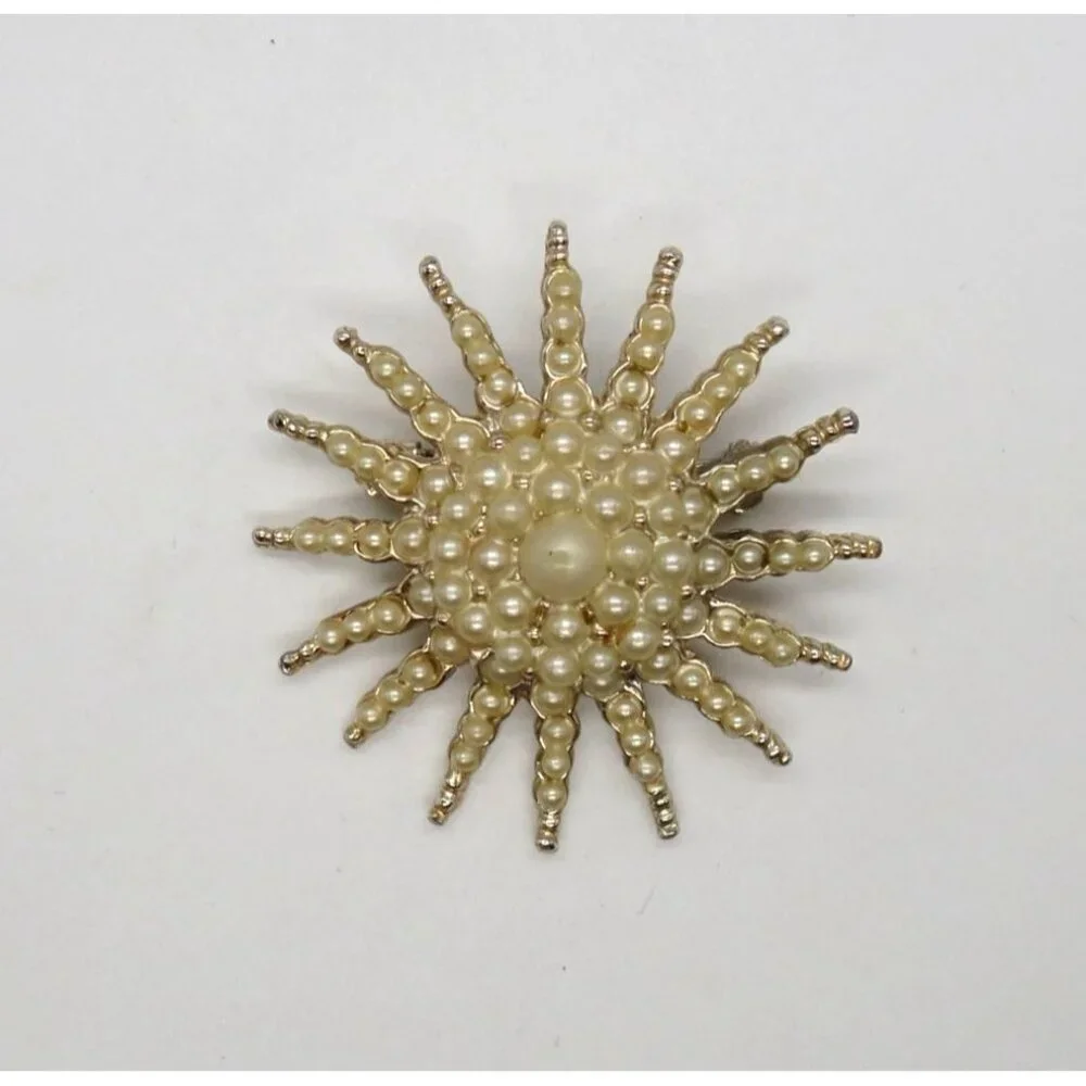 Vintage Starburst Brooch Graduated Imitation Pearls 2