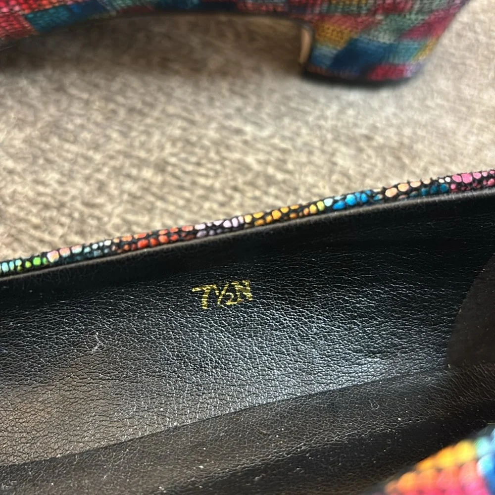Vaneli Astyr' Almond‎ Toe Multi Color Pump Size 7.5