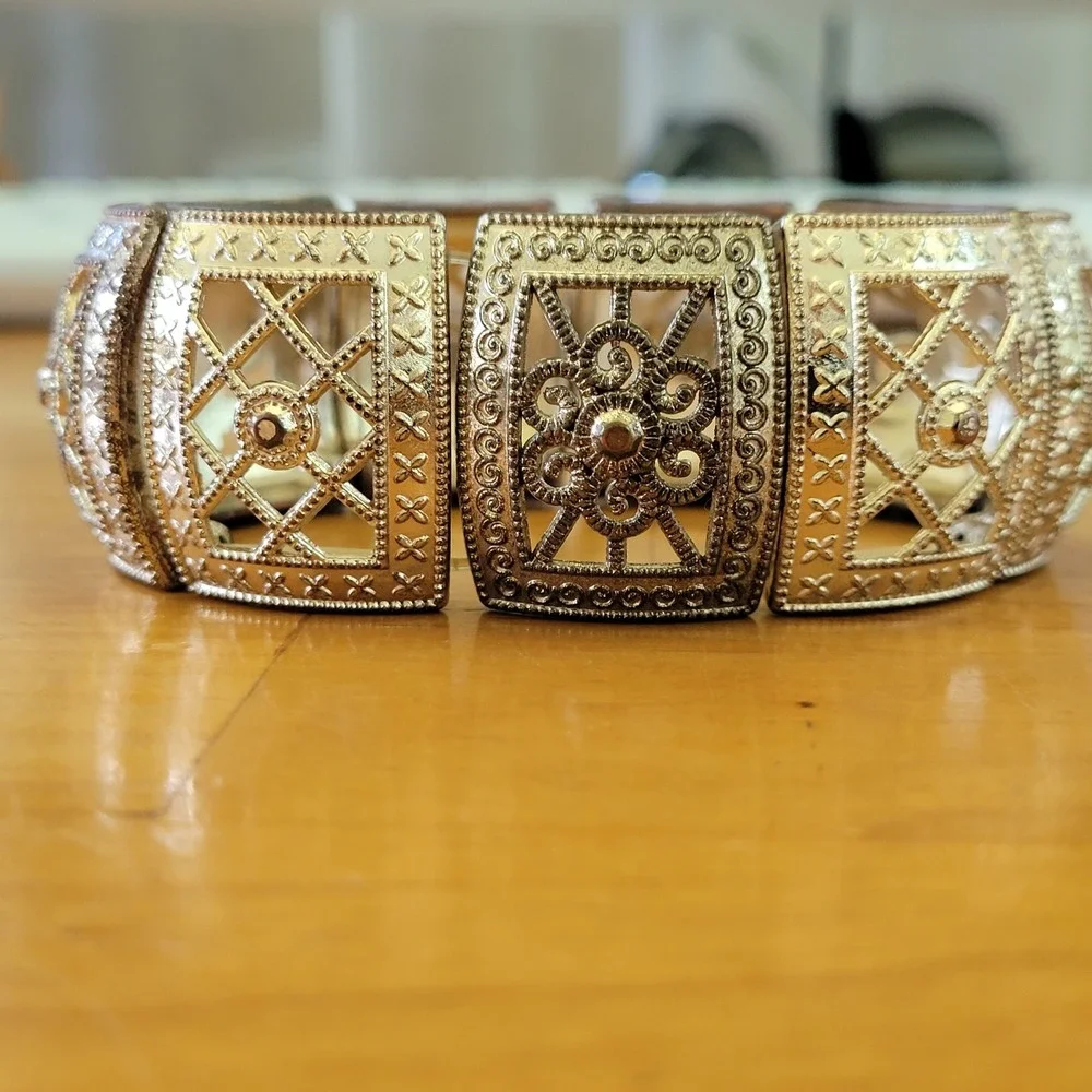 Filigree mailer lattice motifs