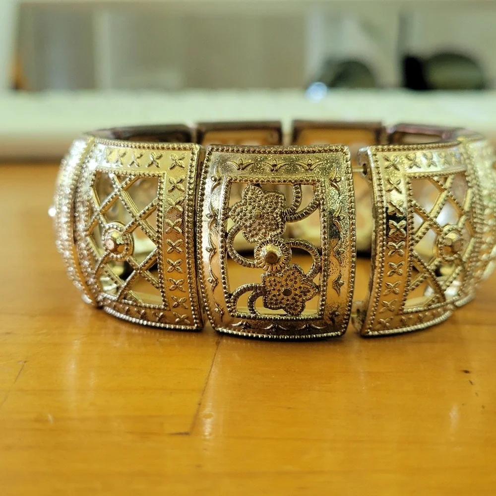 Filigree open control inch