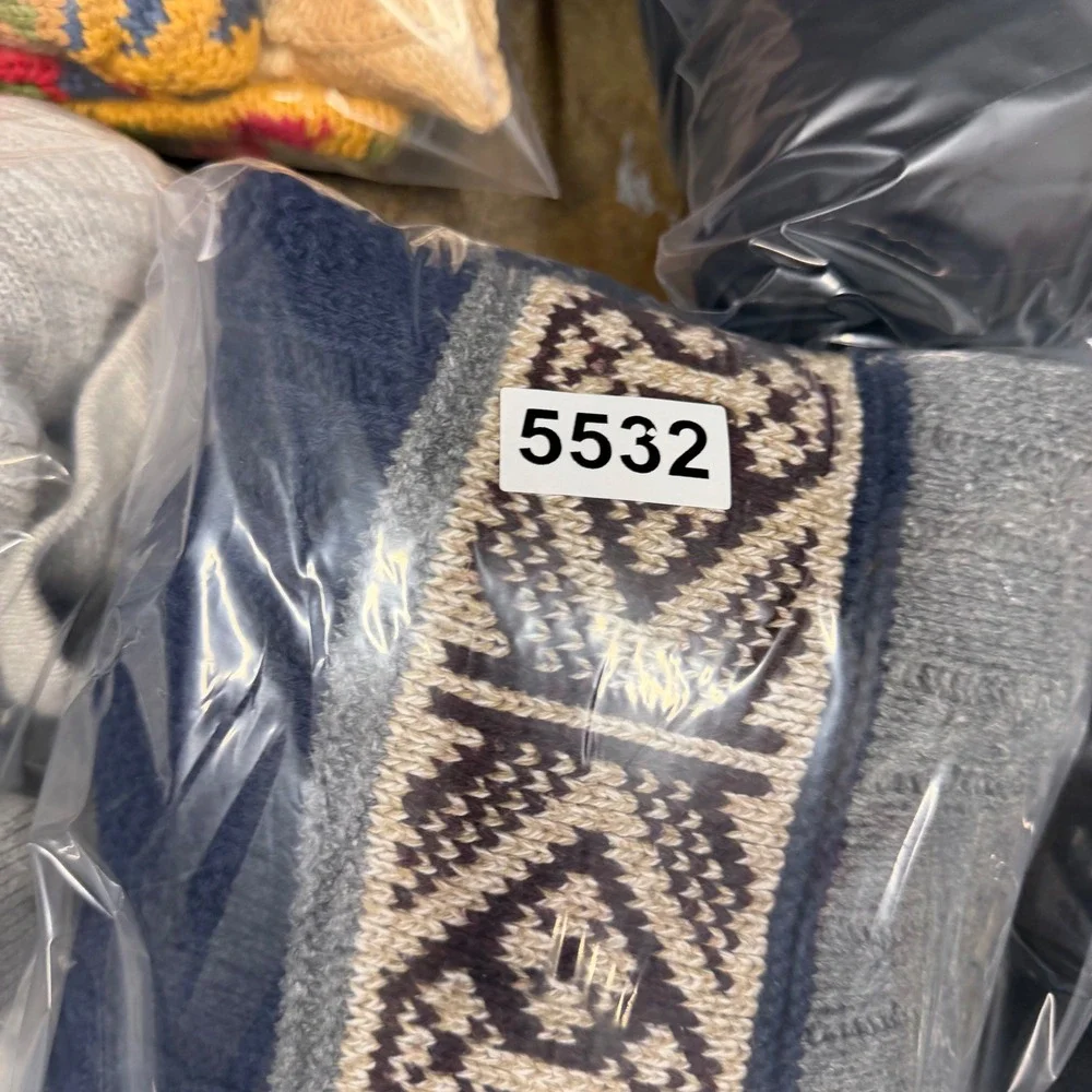 St Johns Bay Vintage Fair Isle Geometric Knit Sweater Mens‎ Medium Navy Grey USA