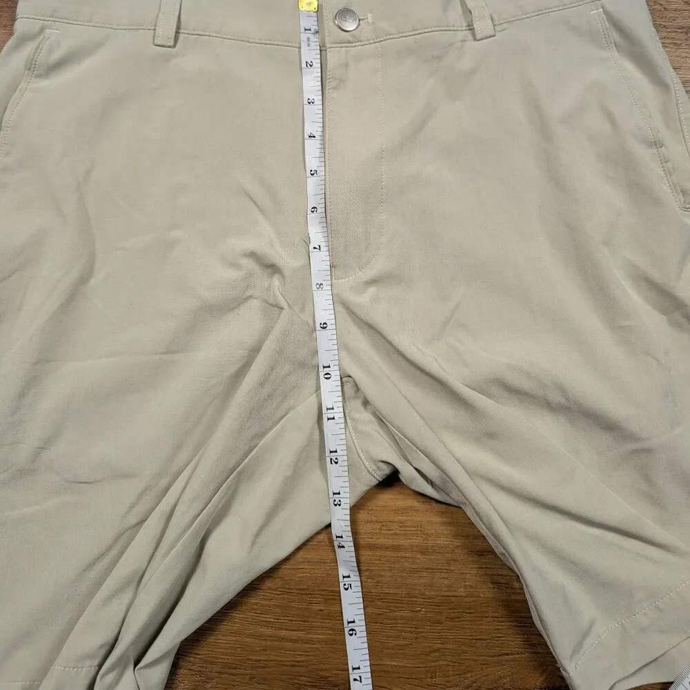 Peter Millar Shackelford Shorts Mens 34 Beige Performance Golf Hybrid Stretch