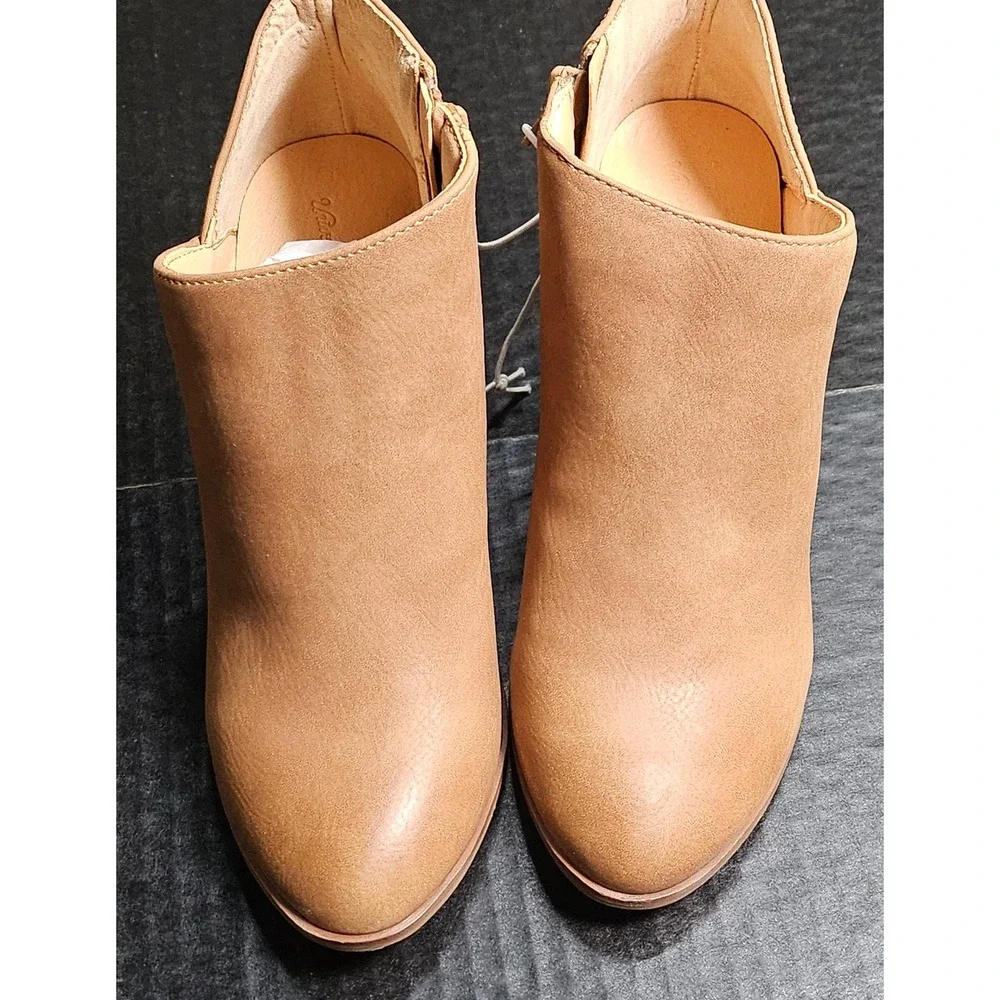 Universal Thread‎ Belladonna Tan Faux Leather Ankle Booties Block Heel Size 6