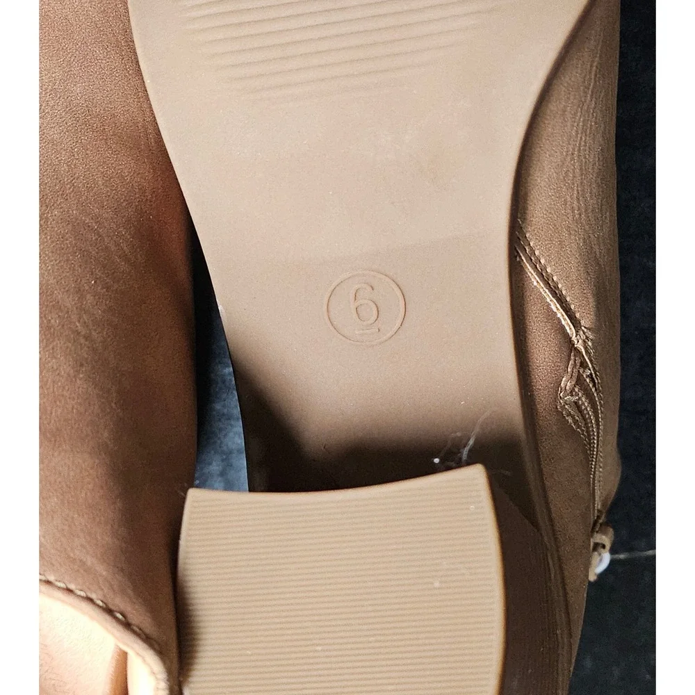 Universal Thread boots are