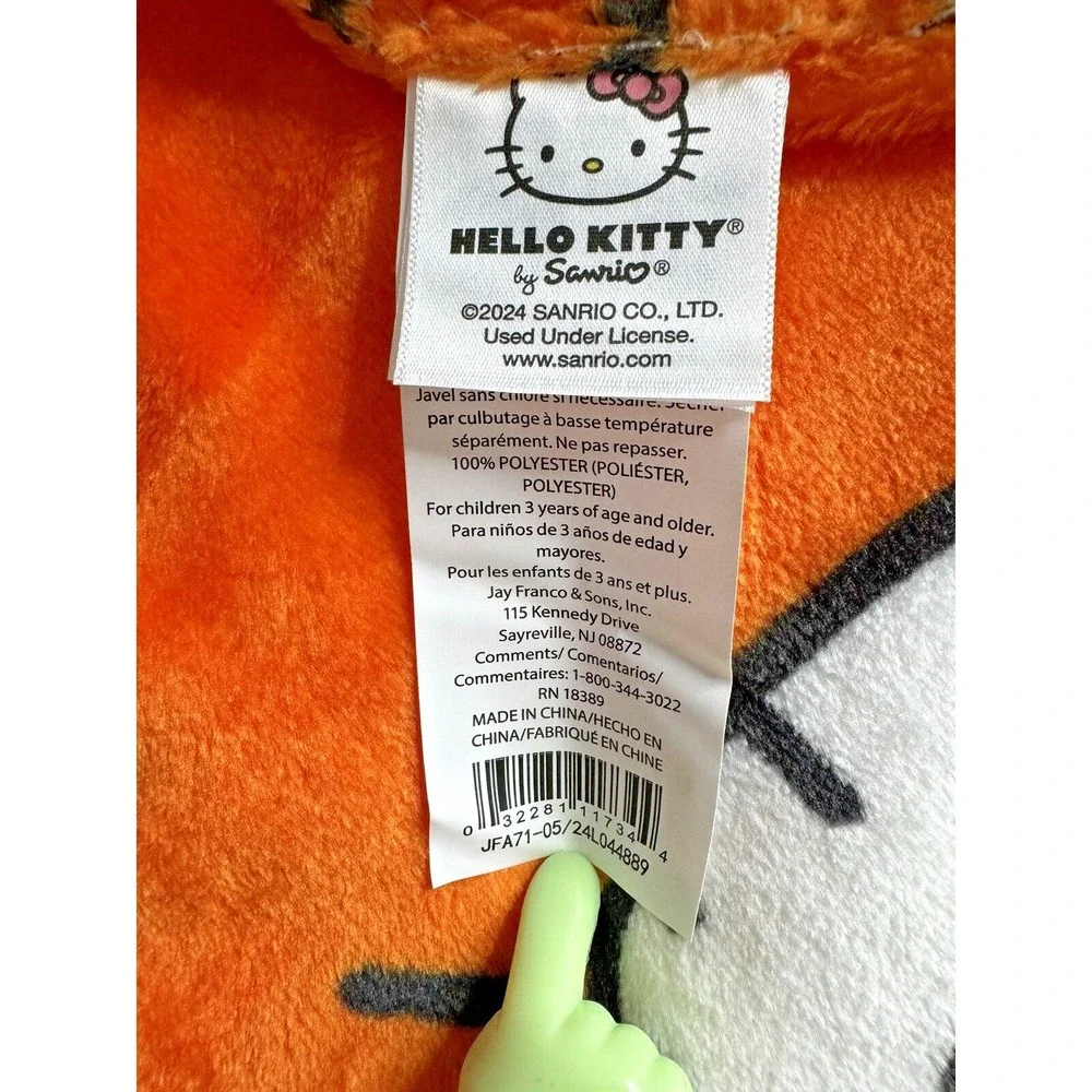 Hello Kitty Halloween Oversized Plush‎ Throw Blanket – Spooky Cozy 60