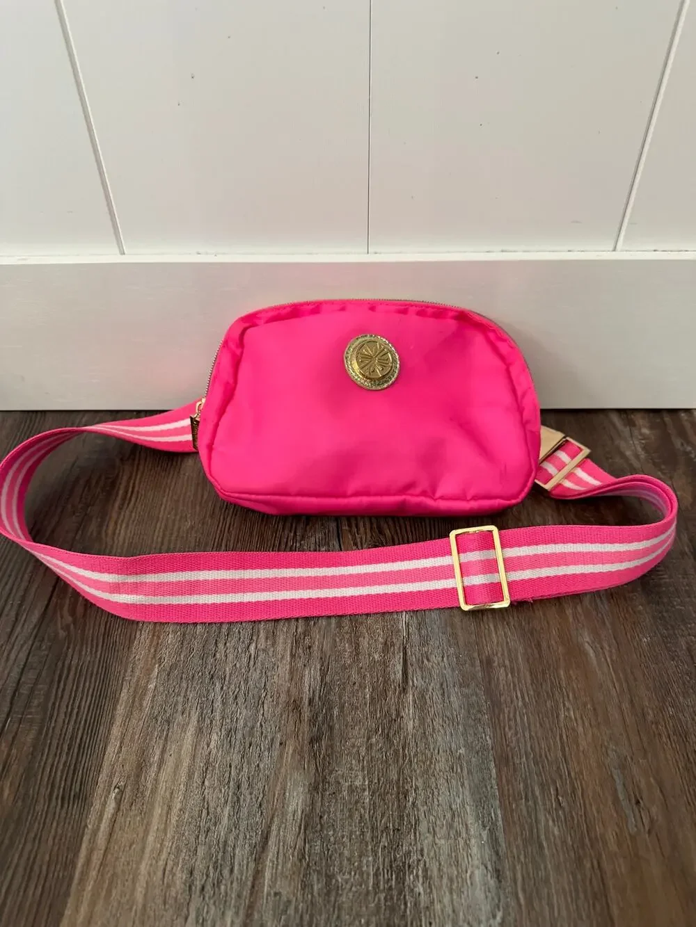 Lilly Pulitzer Jeanie Belt Bag in Mystique Pink with gold hardware GUC