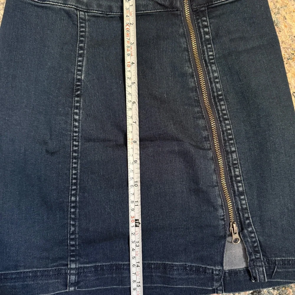 Free People This Way or That Dark Wash Denim Mini Skirt sz 4