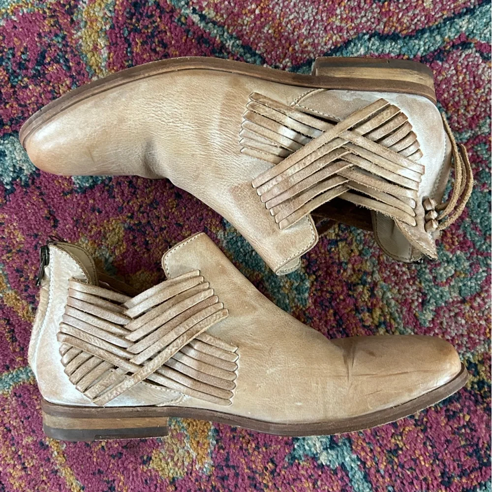 Baske women’s tan