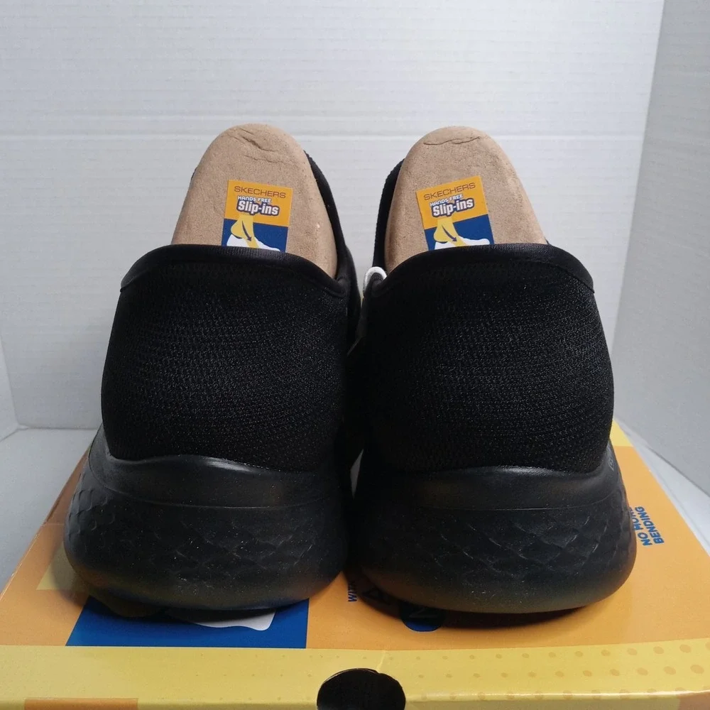 Skechers men slip