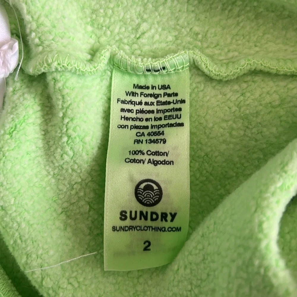 NWT SUNDRY Women’s Neon Green Shorts Size 2 (Medium 8/10)