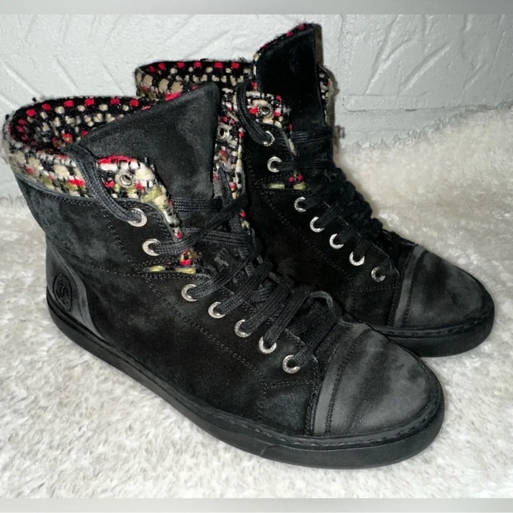 CHANEL 15a suede