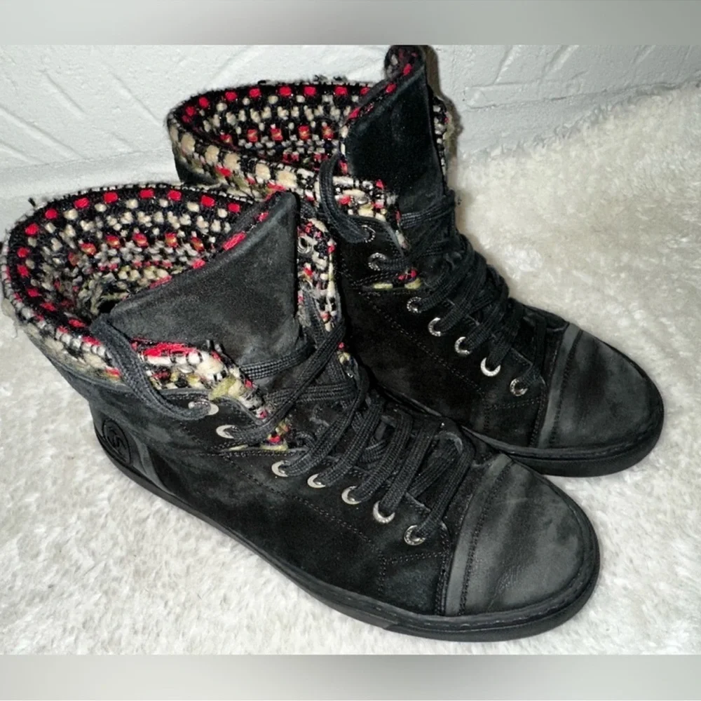 CHANEL 15a suede