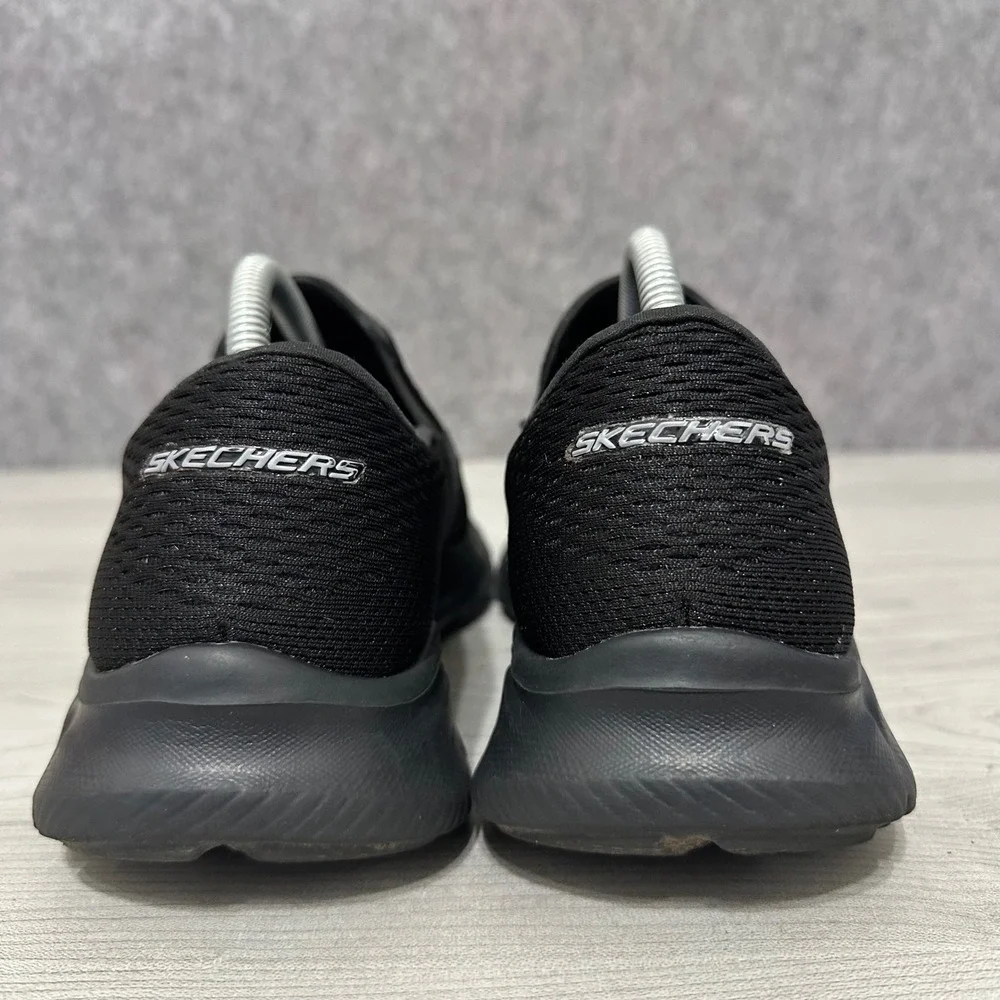 Skechers please see