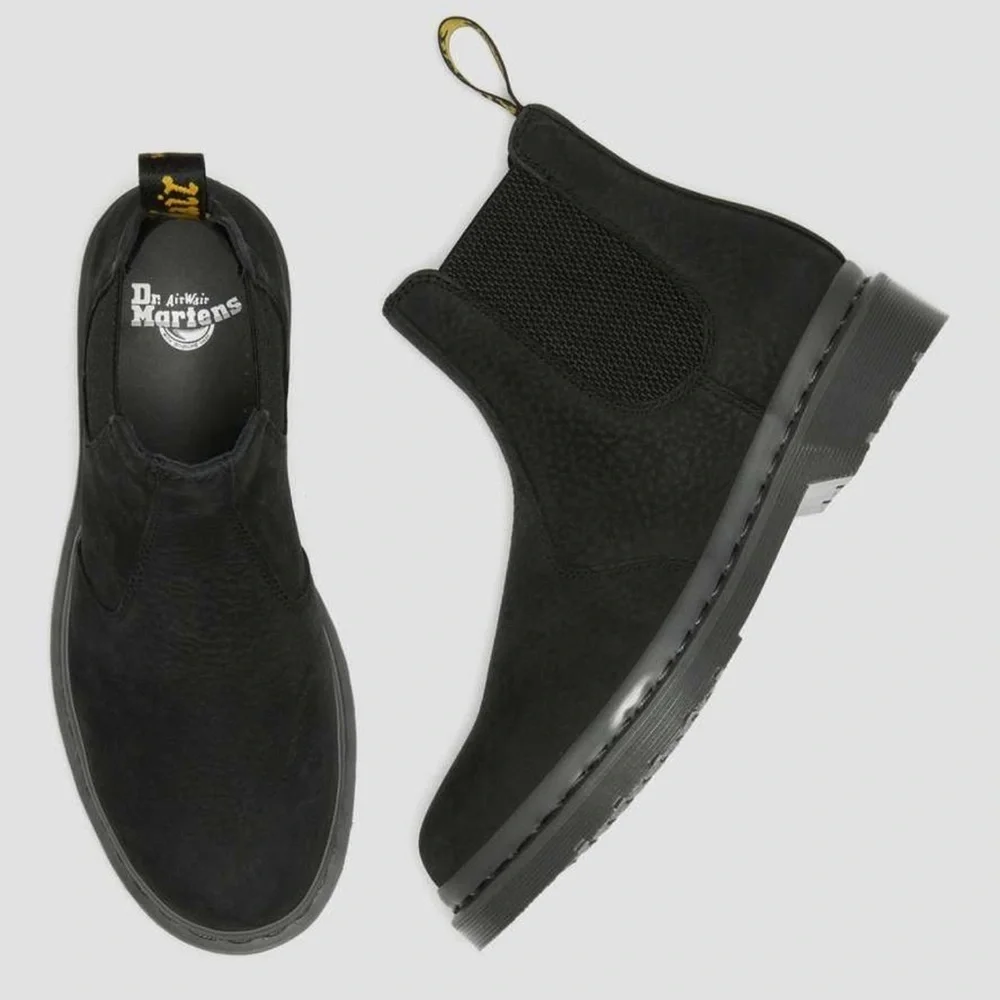 Dr. Martens classic black