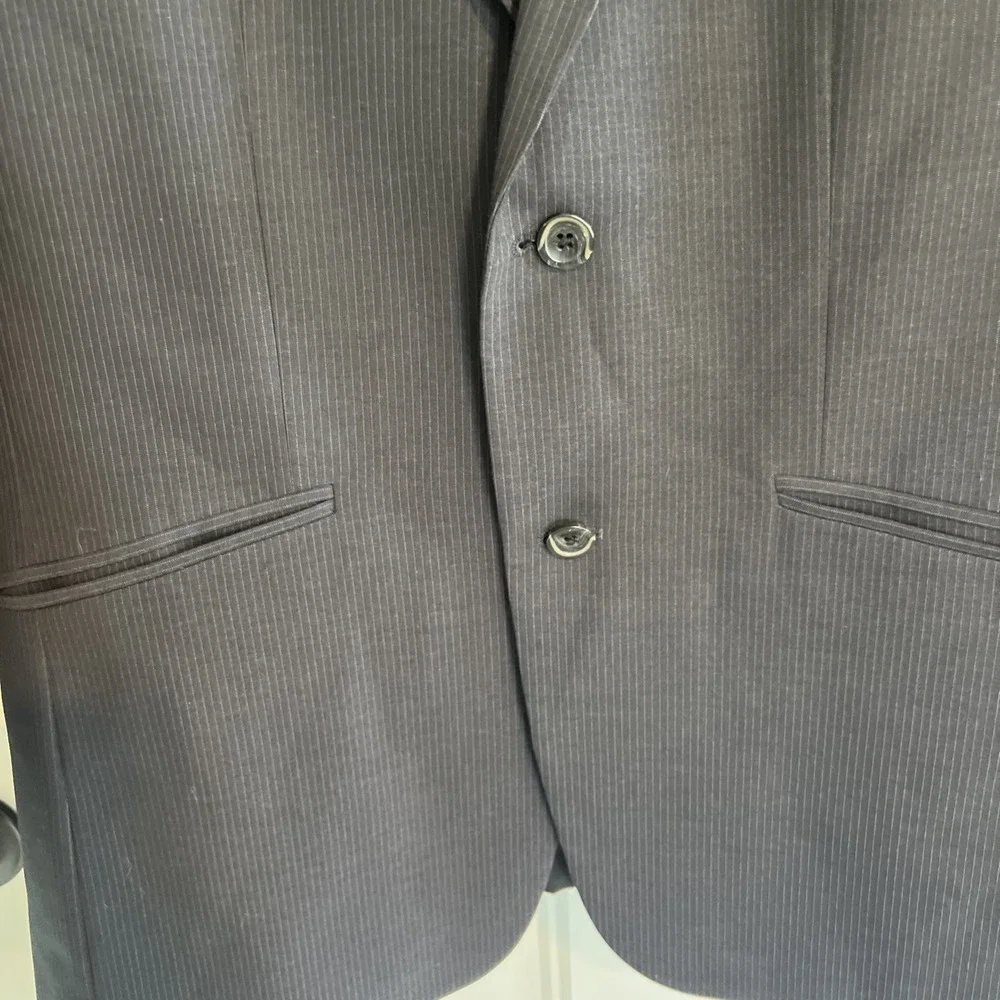 Kenneth Cole Reaction excellent suit