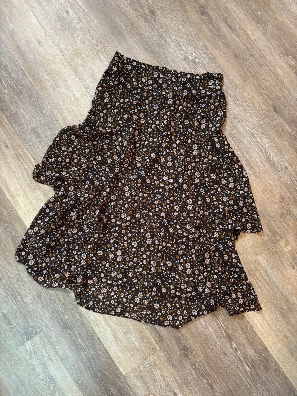 Loft Tiered Floral Skirt