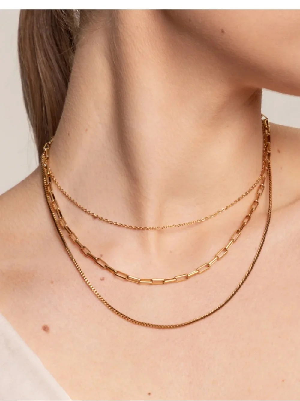 Atolea saona layered