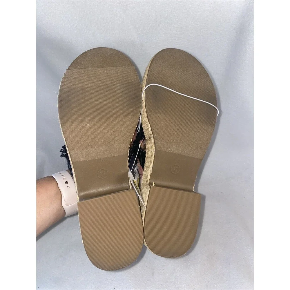 Universal Thread brand new