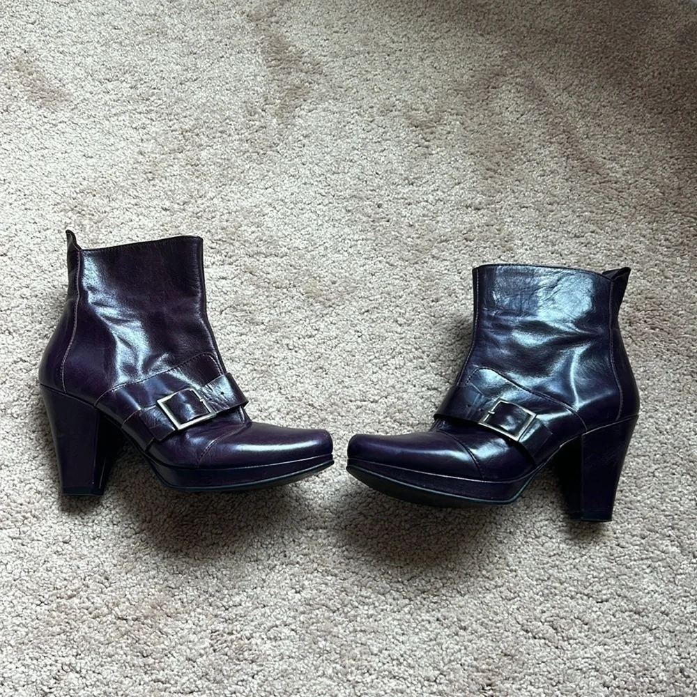 Lola Torres Leather Ankle Boots (eggplant)