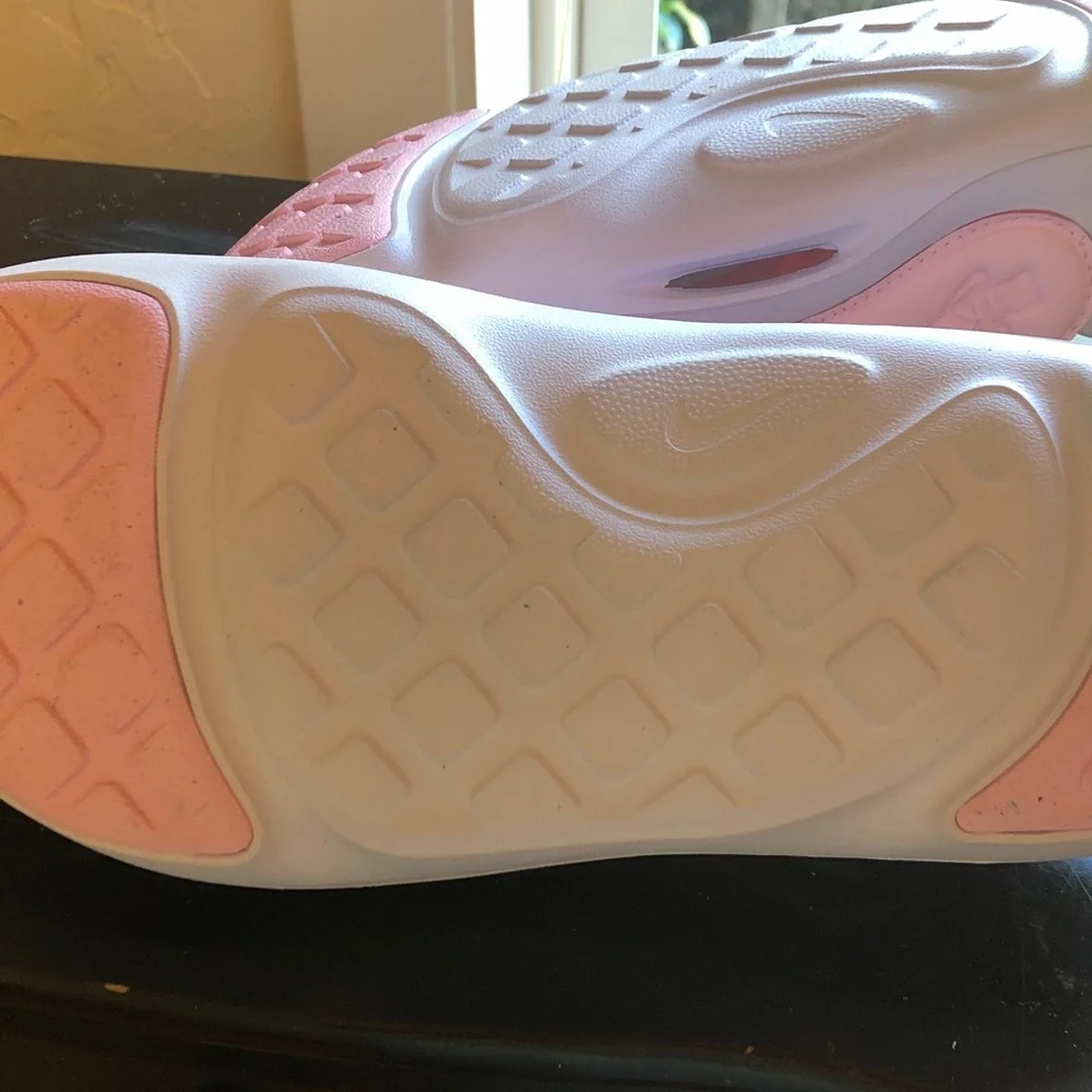 Nike aquaswoosh sandals