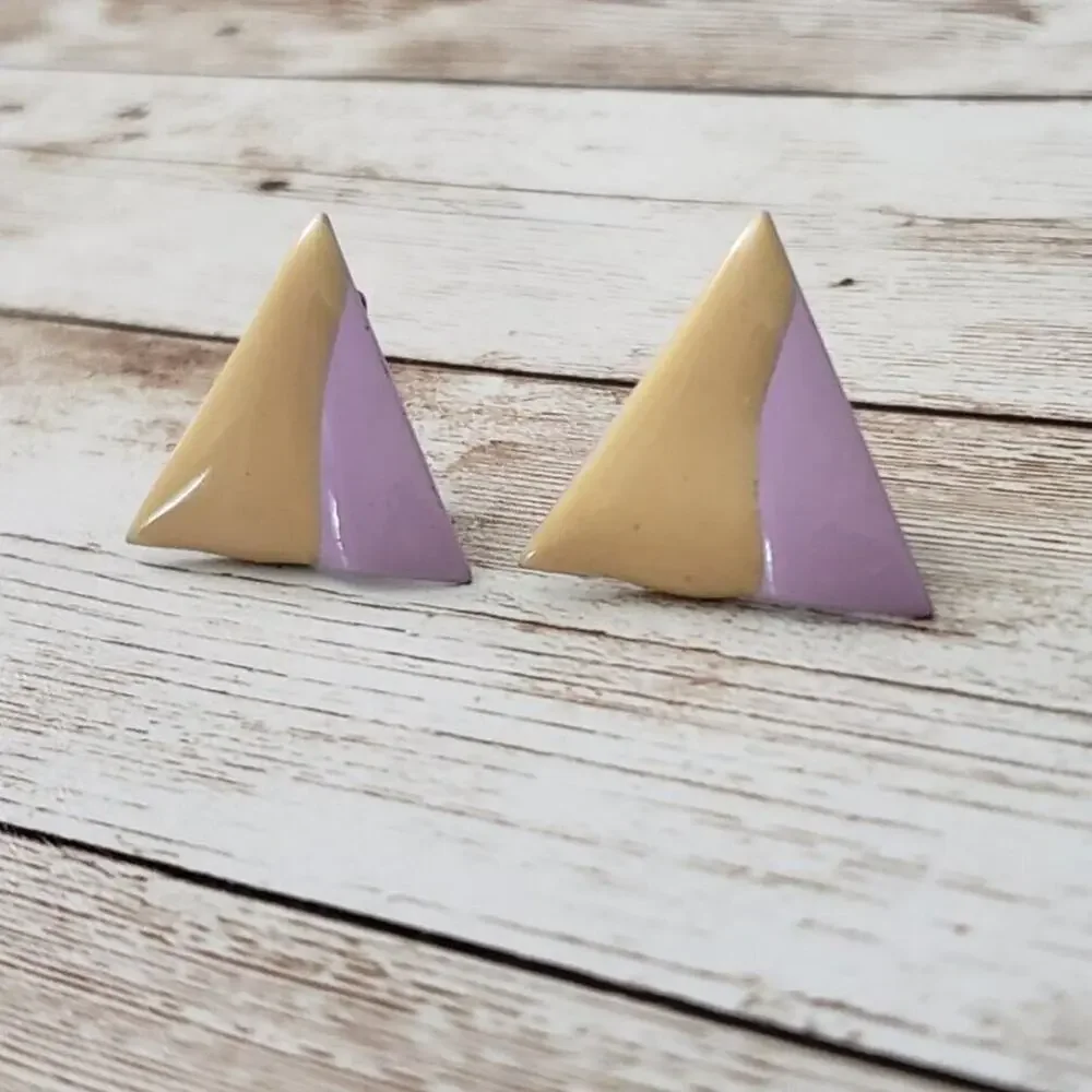 Vintage Clip On Earrings 1