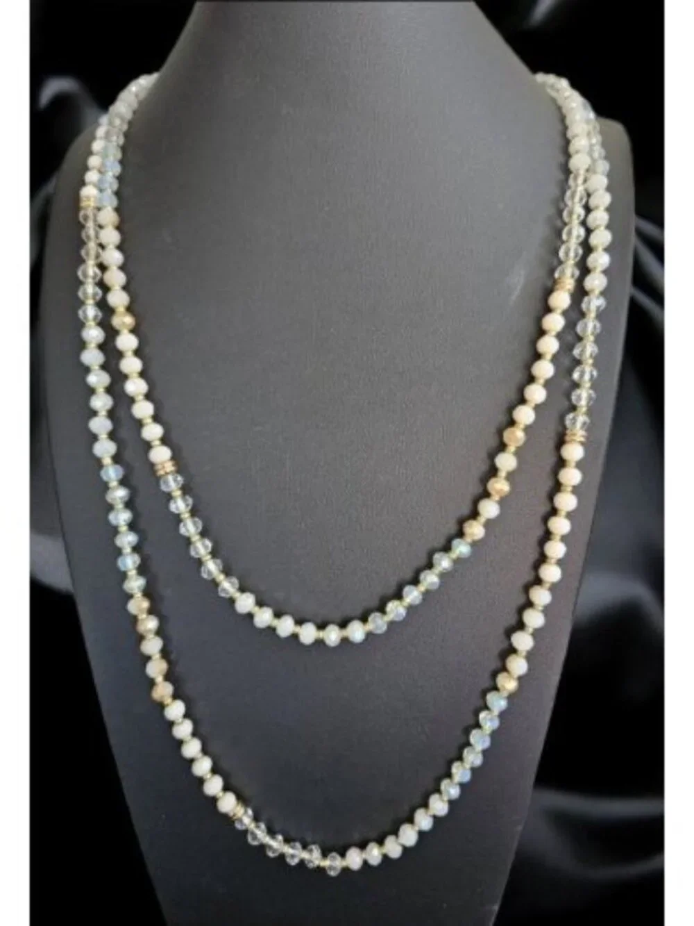 AVON Goldtone Pastel Beaded Art Deco Opalescent 55” Long Necklace