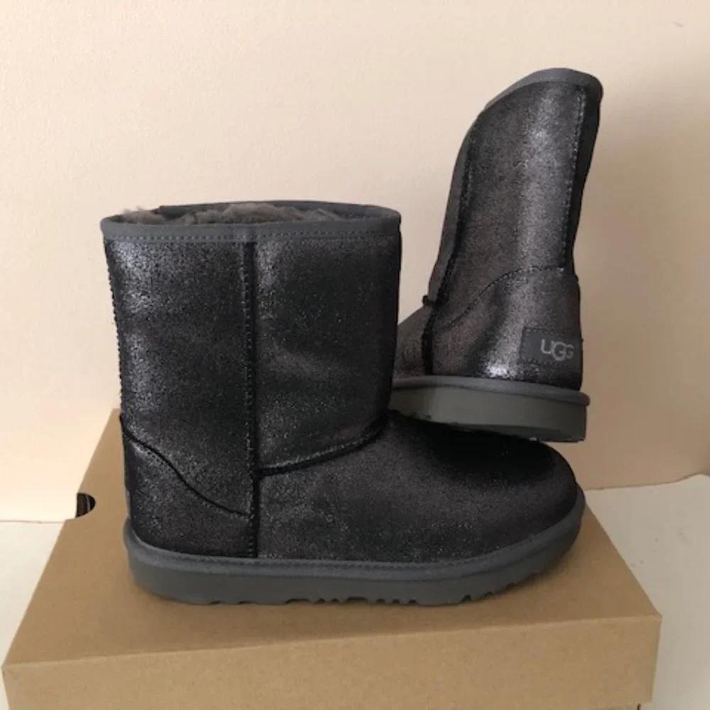 UGG short classic