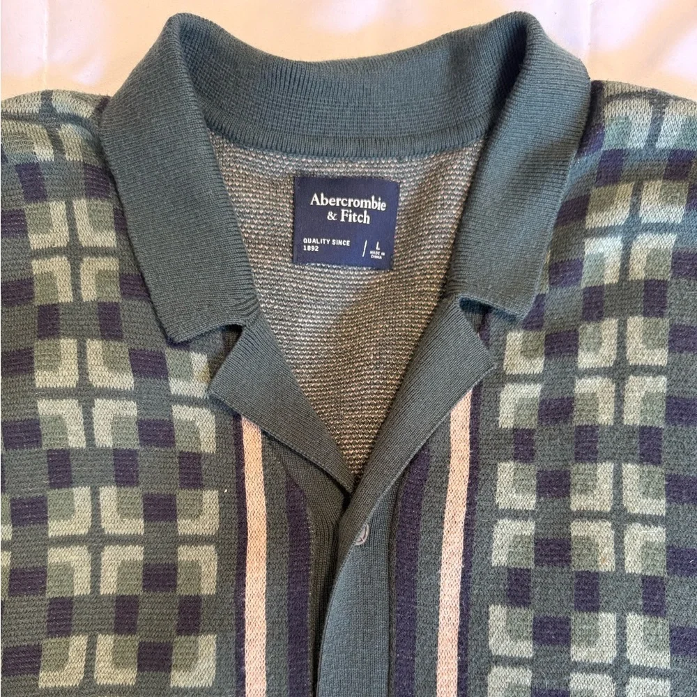 Abercrombie & Fitch Green Patterned Button-Up Sweater