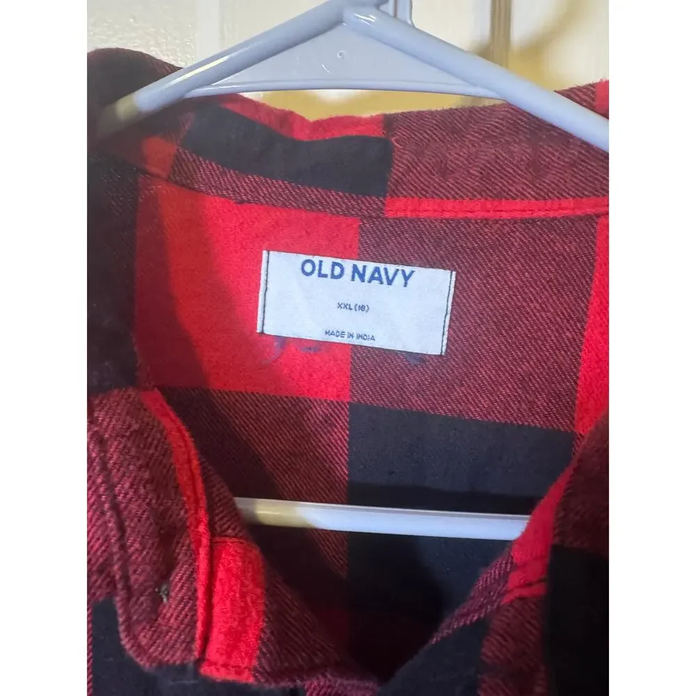 Old Navy carefully pockets black