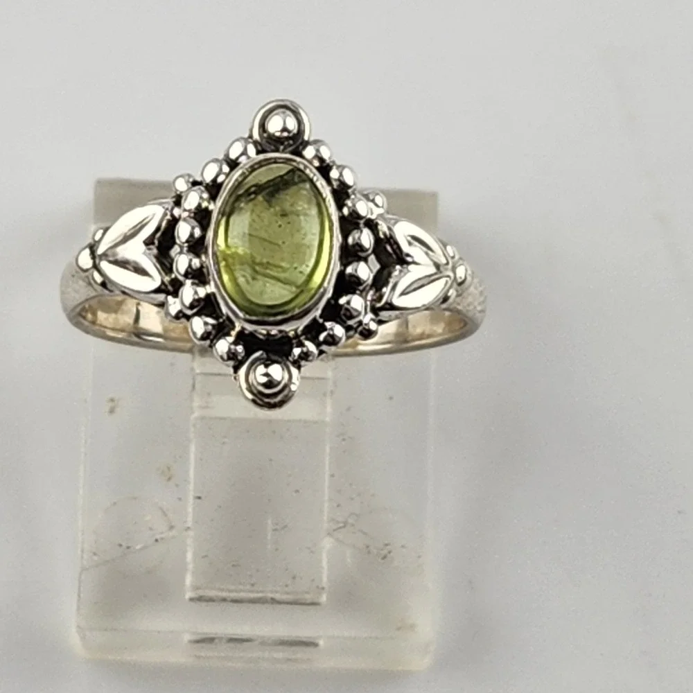 Sterling Silver‎ 925 Peridot Ring Size 6.25