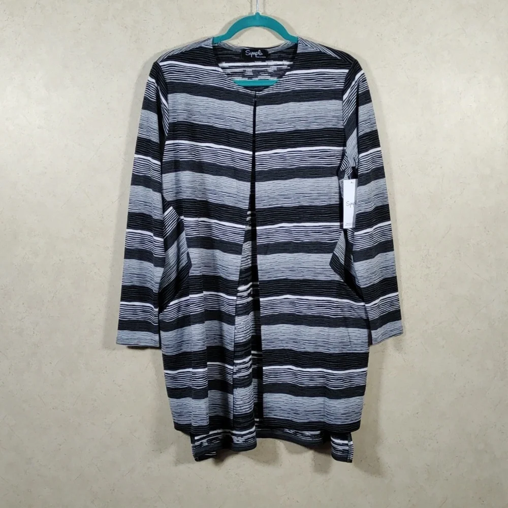 H146 Sympli black and white wavy striped Sugarcoat 10 NWT