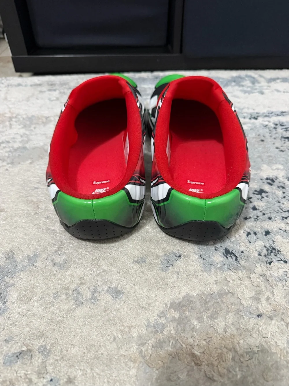 Supreme bold red