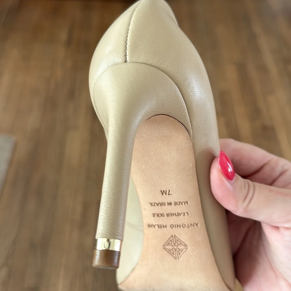 Antonio Melani leather pumps, size 7